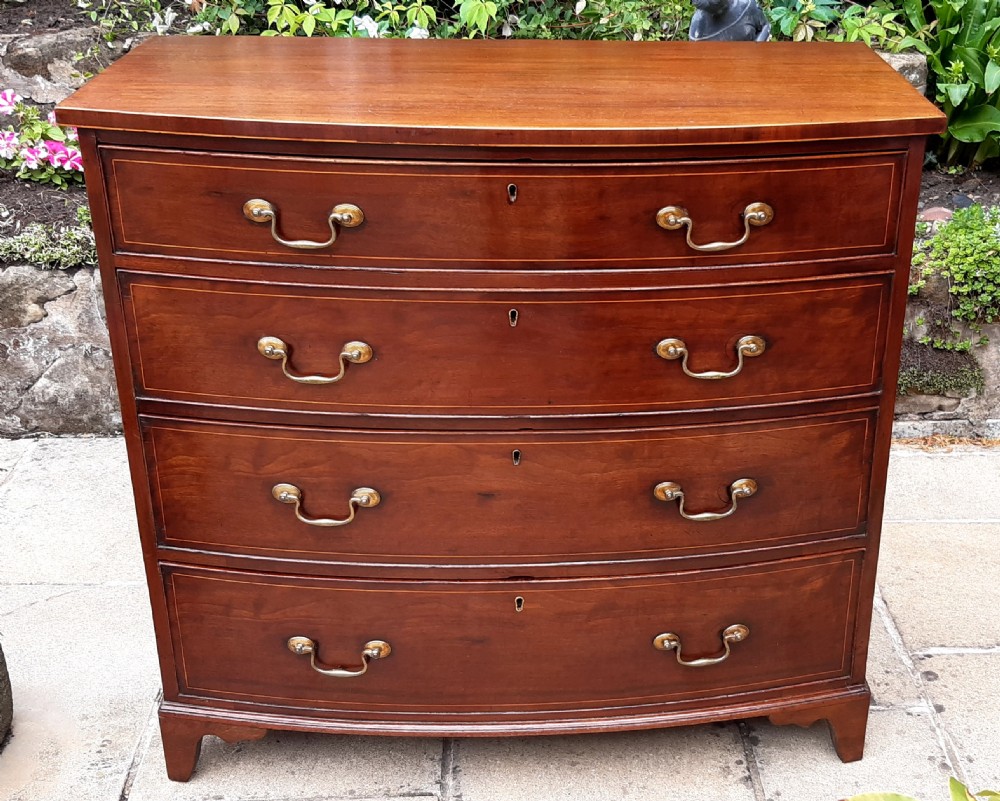 Georgian bow front mahogany chest of drawers 
