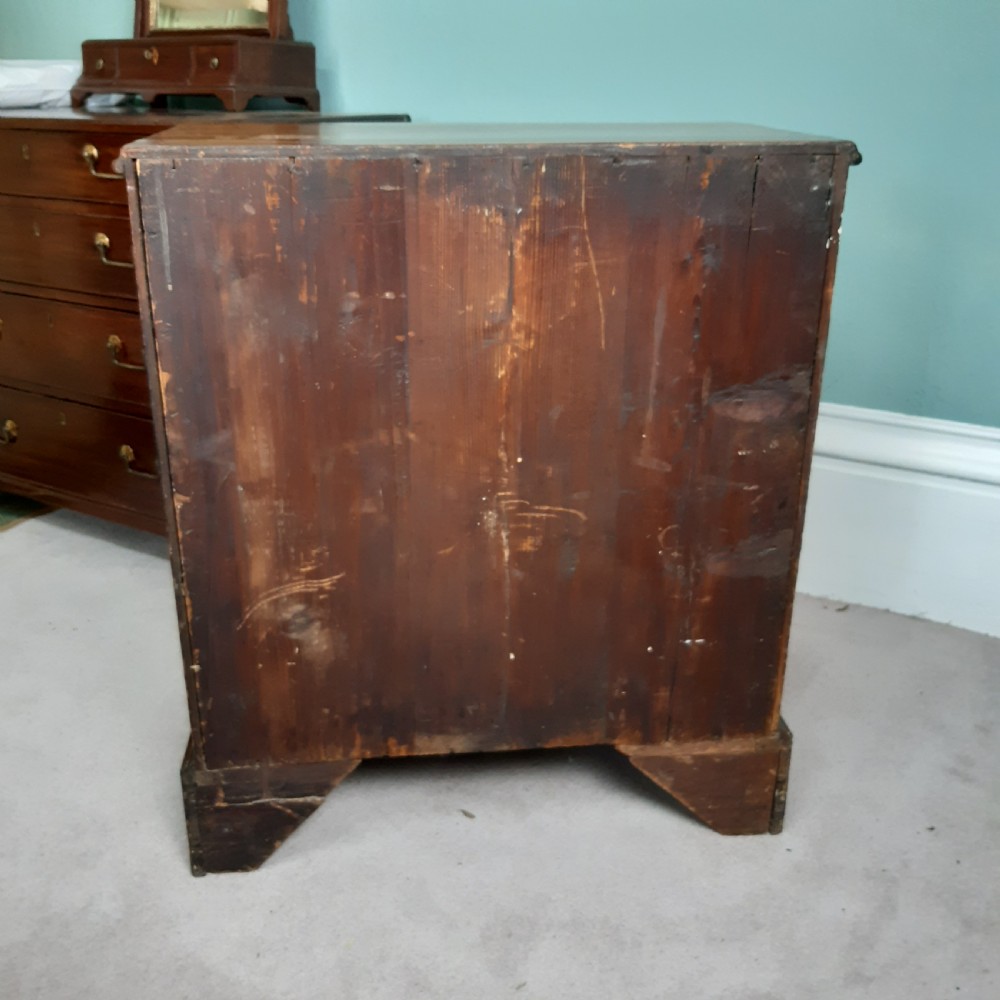 Rare Small Georgian chest  of drawers View VI