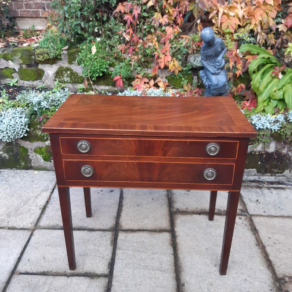 Georgian mahogany side table lowboy 