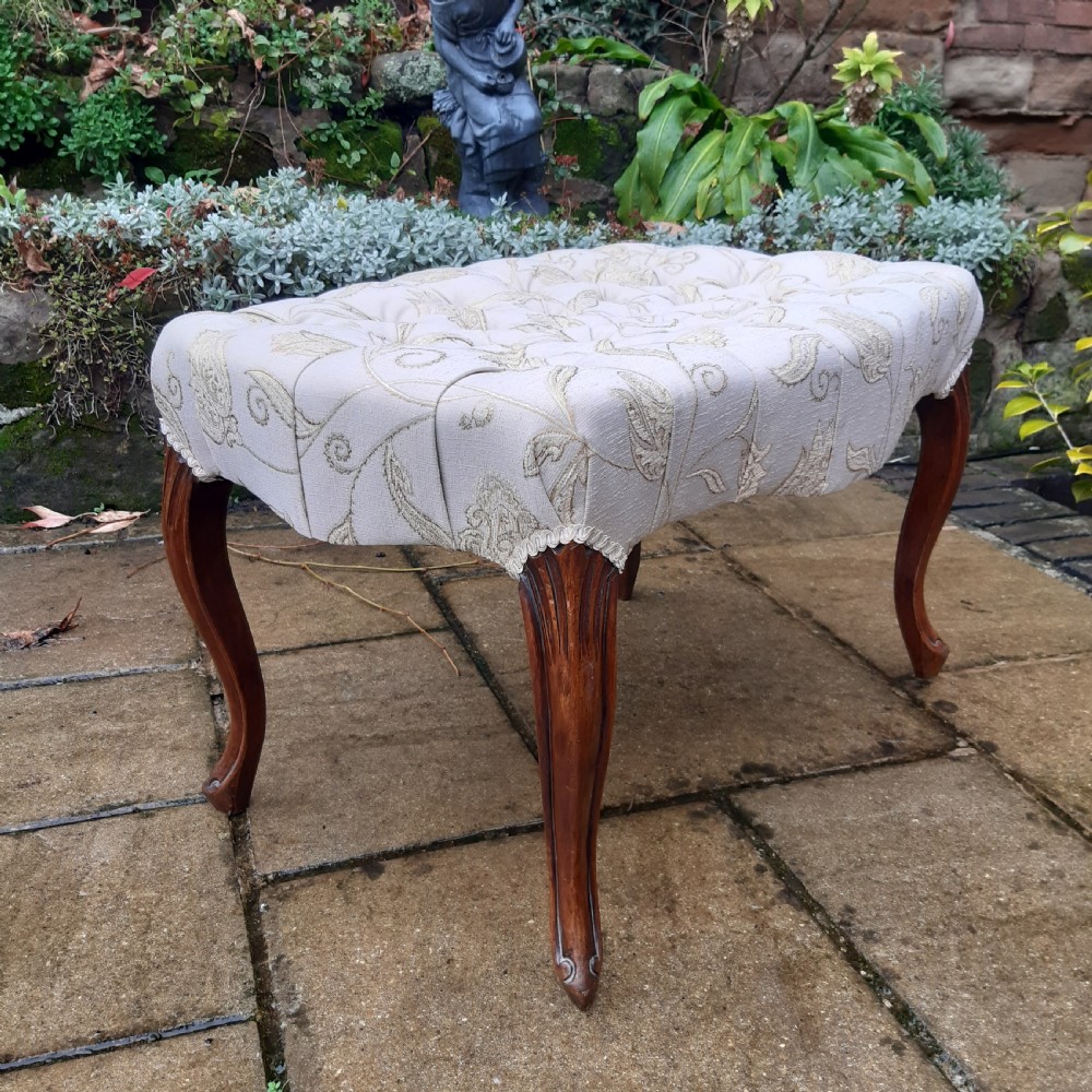 Cabriole leg stool View III