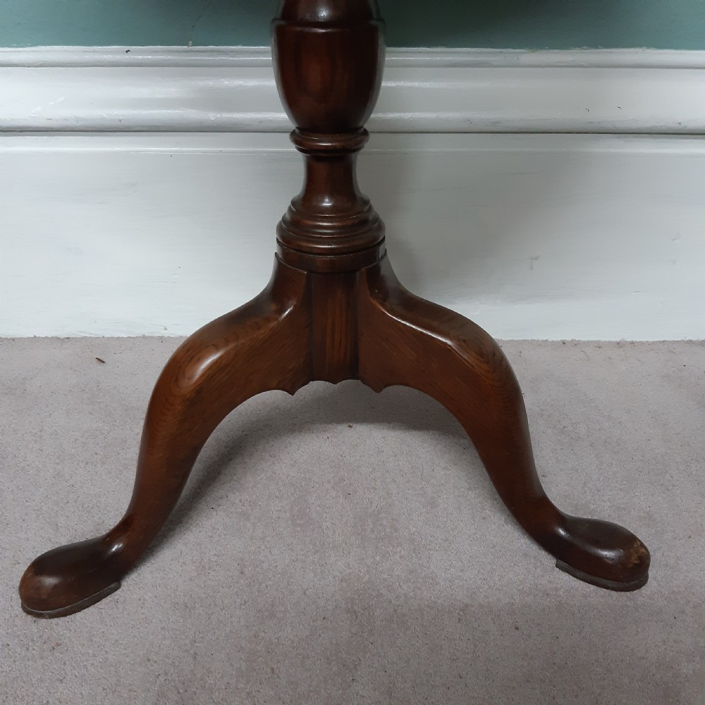 Small oak tripod table View IV