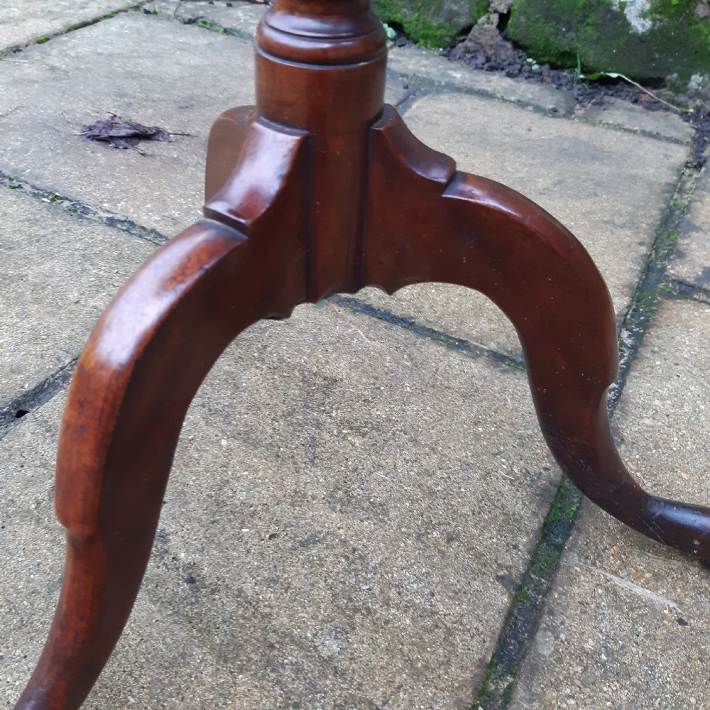Georgian mahogany oval wine lamp table View III