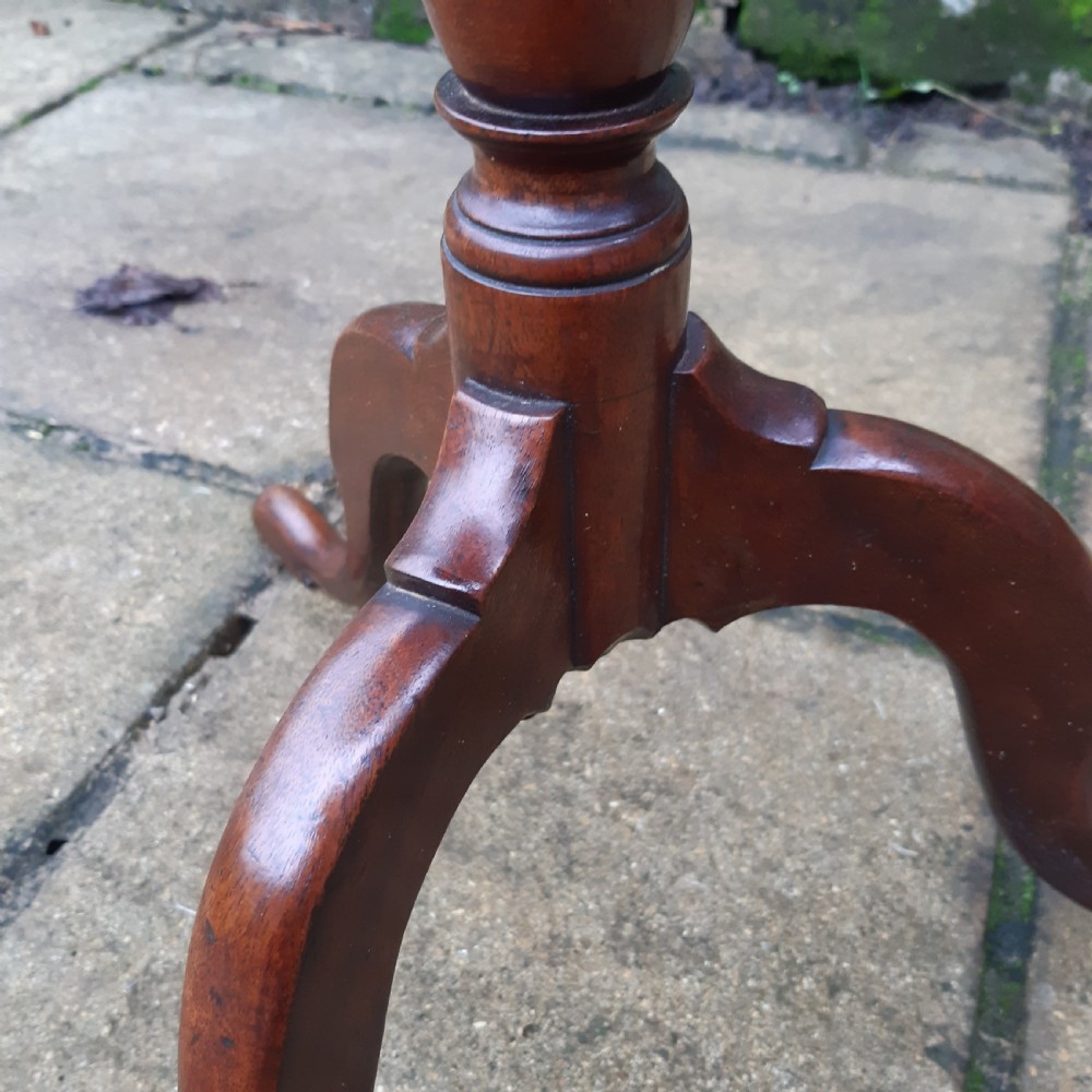 Georgian mahogany oval wine lamp table View V