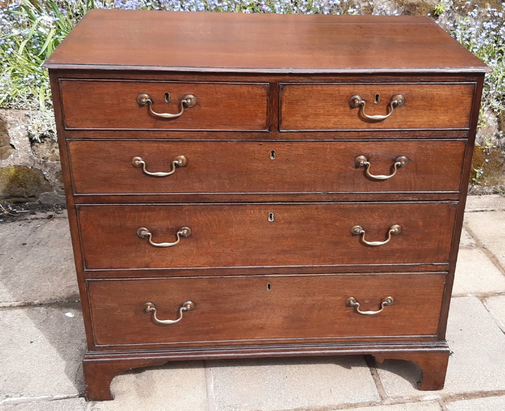 Georgian oak chest of drawers 