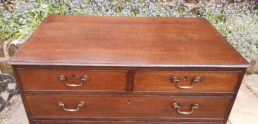 Georgian oak chest of drawers  View V