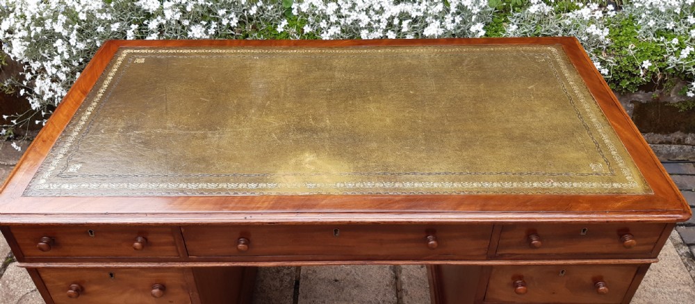 Victorian mahogany pedestal desk View III