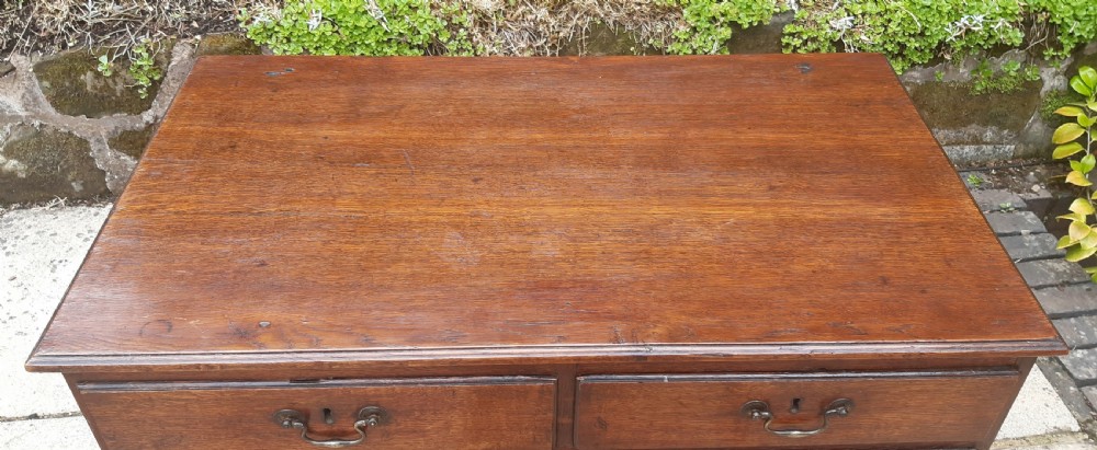 A small oak Georgian chest of drawers  View X