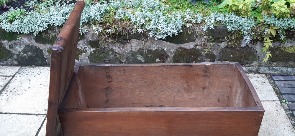 Elm plank coffer 17th century detachable top View XV