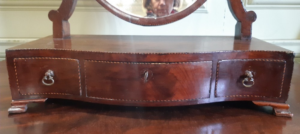 Georgian mahogany serpentine mahogany toilet or dressing  View II