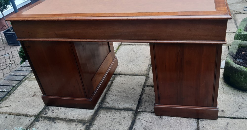 Edwardian walnut desk 4' 6