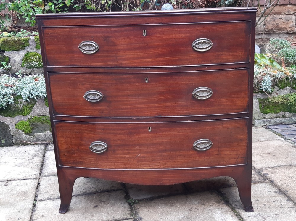Small bow fronted or bow front chest of drawers  View VII