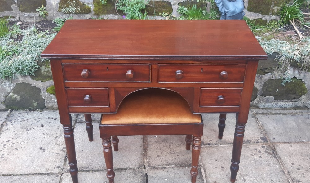Mahogany dressing table  View VII