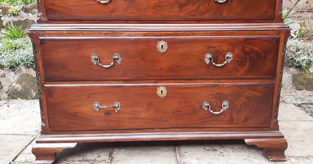 A rare sized Georgian chest on chest  View IV