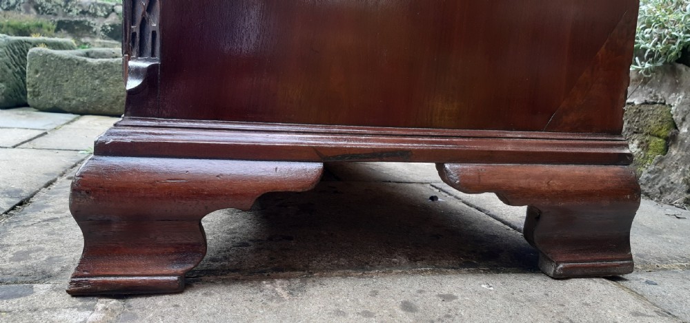 A rare sized Georgian chest on chest  View X