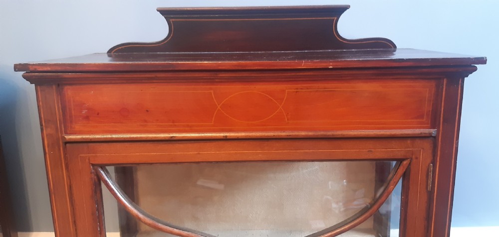 A pair of display cabinets  View VII
