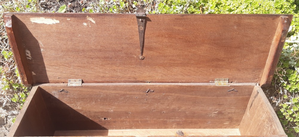 Very small oak sword chest coffer  View VI