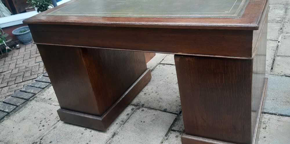 Victorian oak pedestal desk View VI