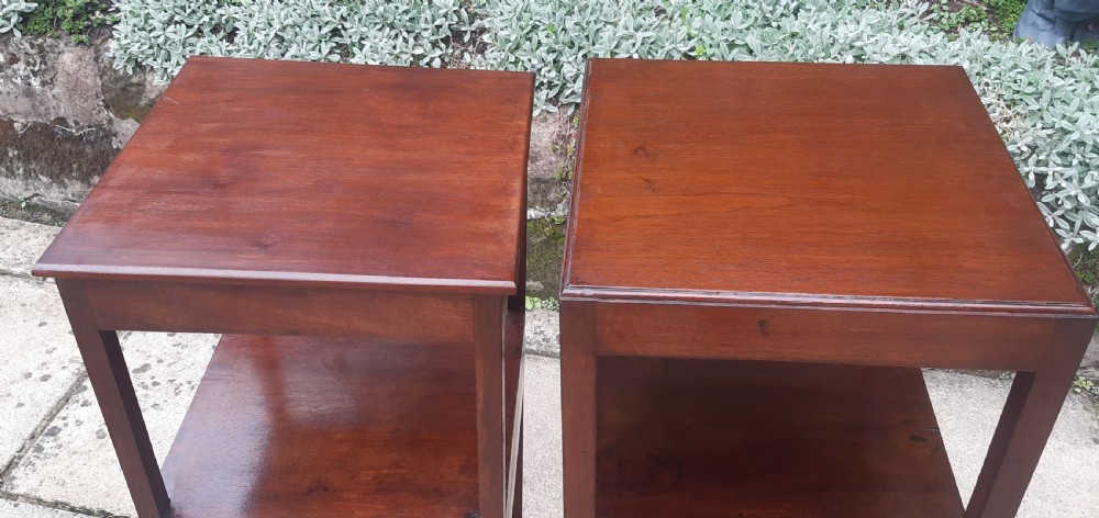 2 bedside tables. Georgian.  Mahogany  View IV