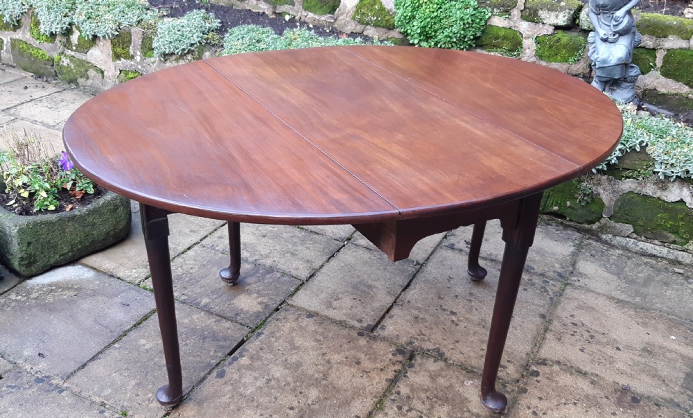 Georgian mahogany drop leaf dining table  View VIII