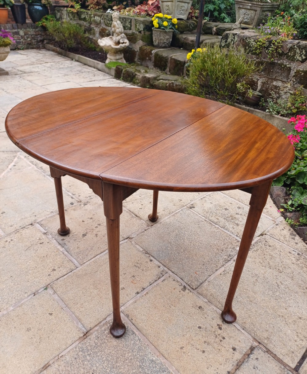 Small mahogany dining table drop leaf 19th century  View III
