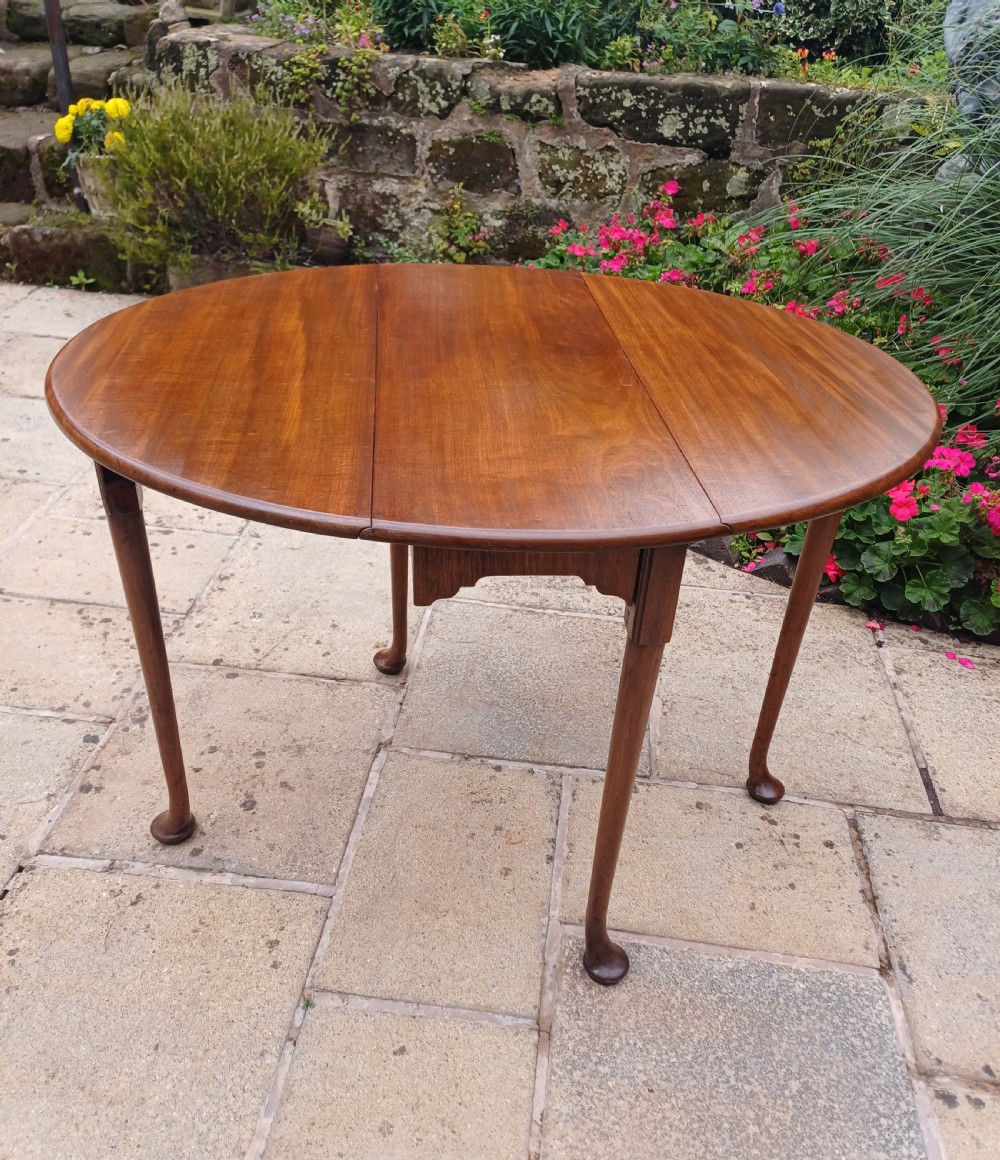 Small mahogany dining table drop leaf 19th century  View V