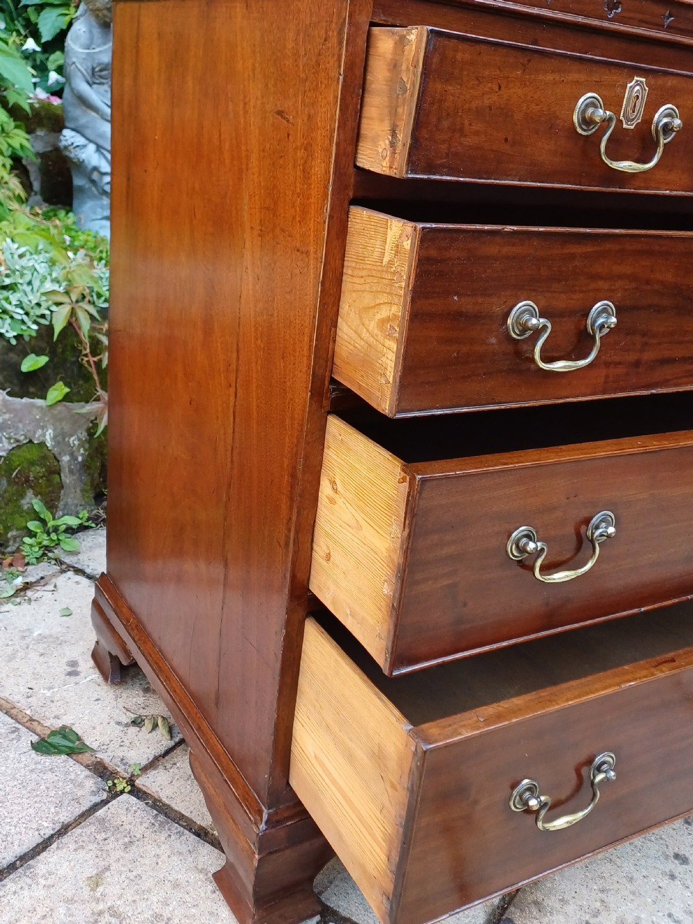 Georgian 18th century mahogany chest of drawers  View VI
