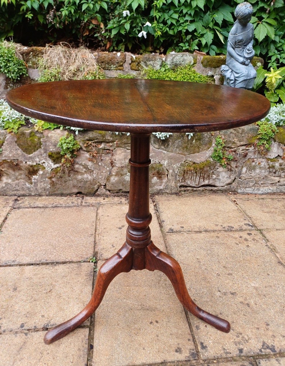 Georgian oak tripod table