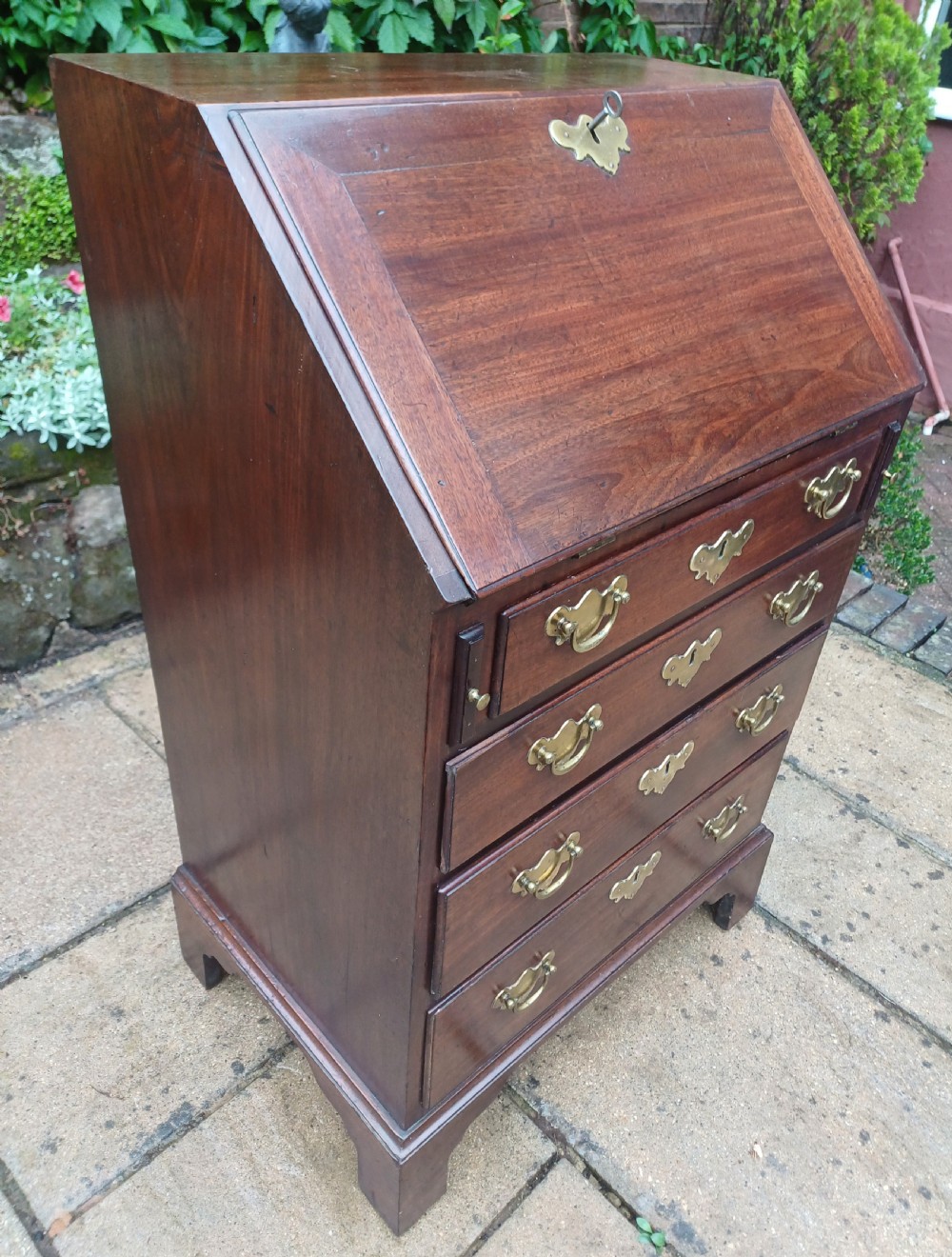 Small rare sized Georgian mahogany bureau  View VI