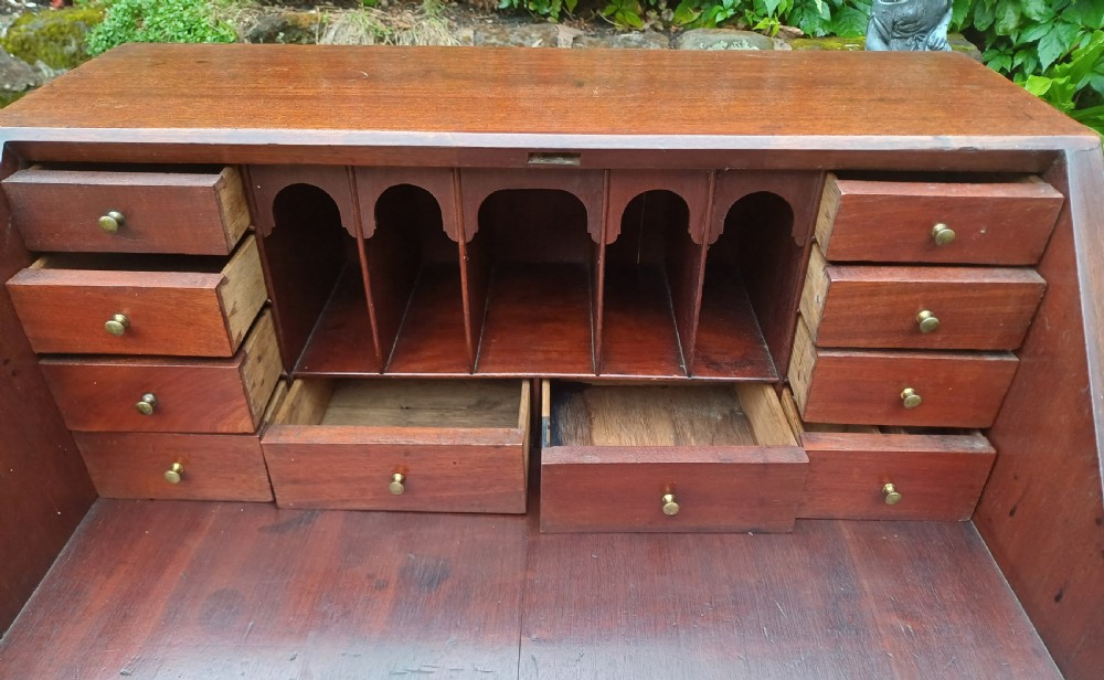 Small rare sized Georgian mahogany bureau  View VIII