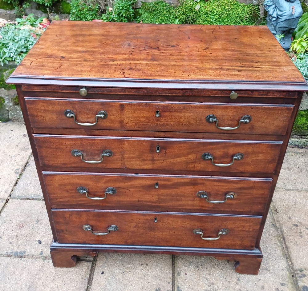 Georgian 18thc small chest of drawers  View VIII