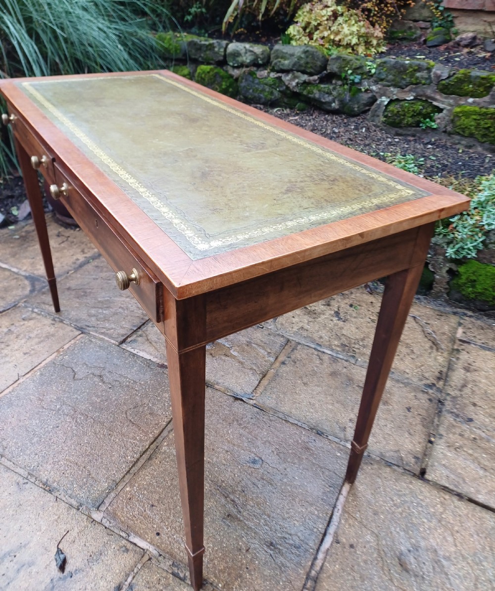 Elegant nahogany writing table 19th century  View V
