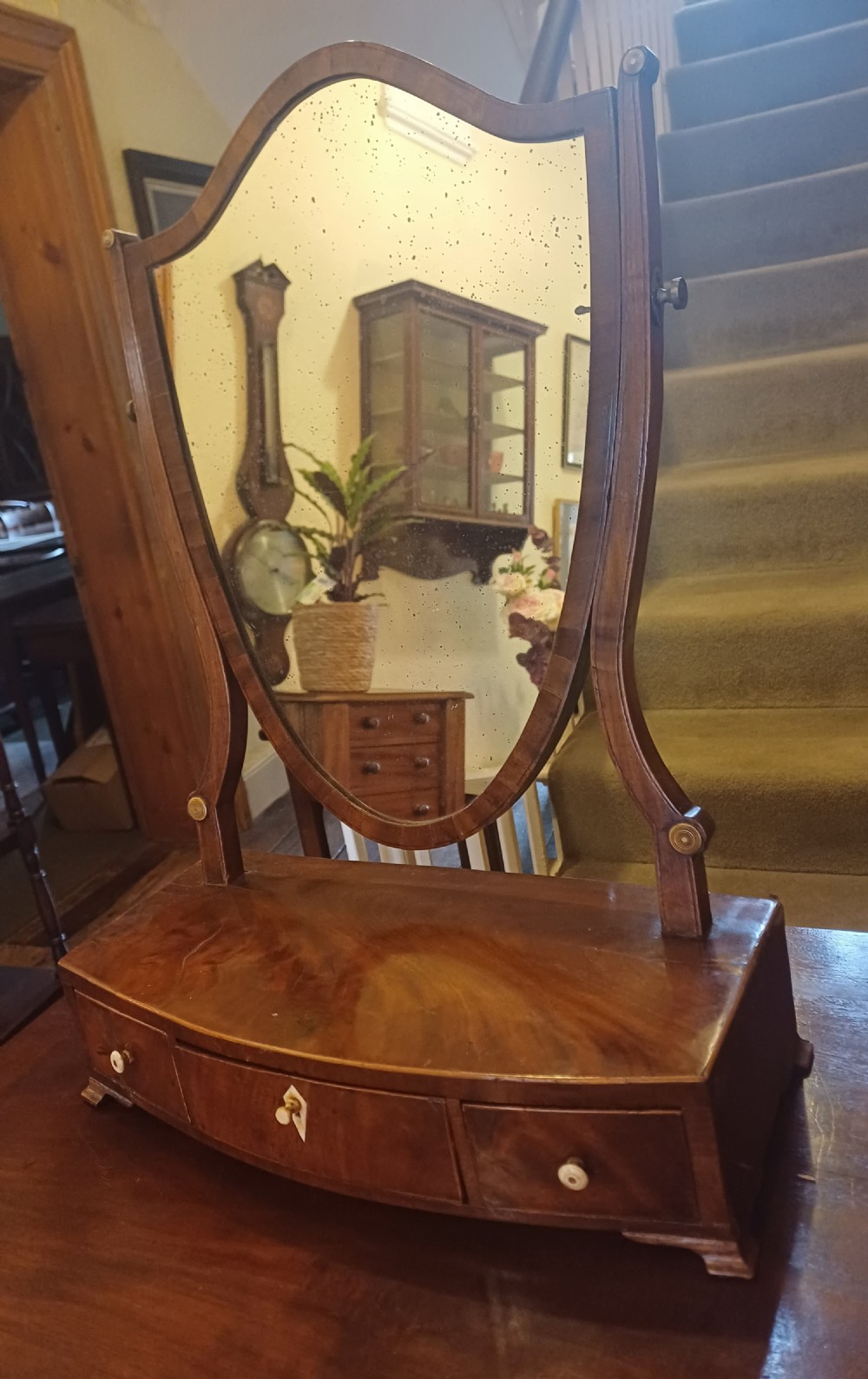 Georgian mahogany toilet or dressing table mirror View III