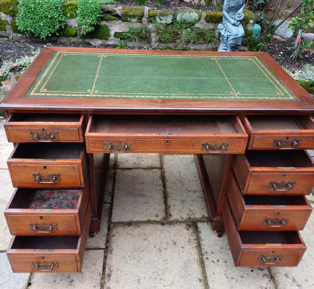 Victorian mahogany pedestal desk  View VII