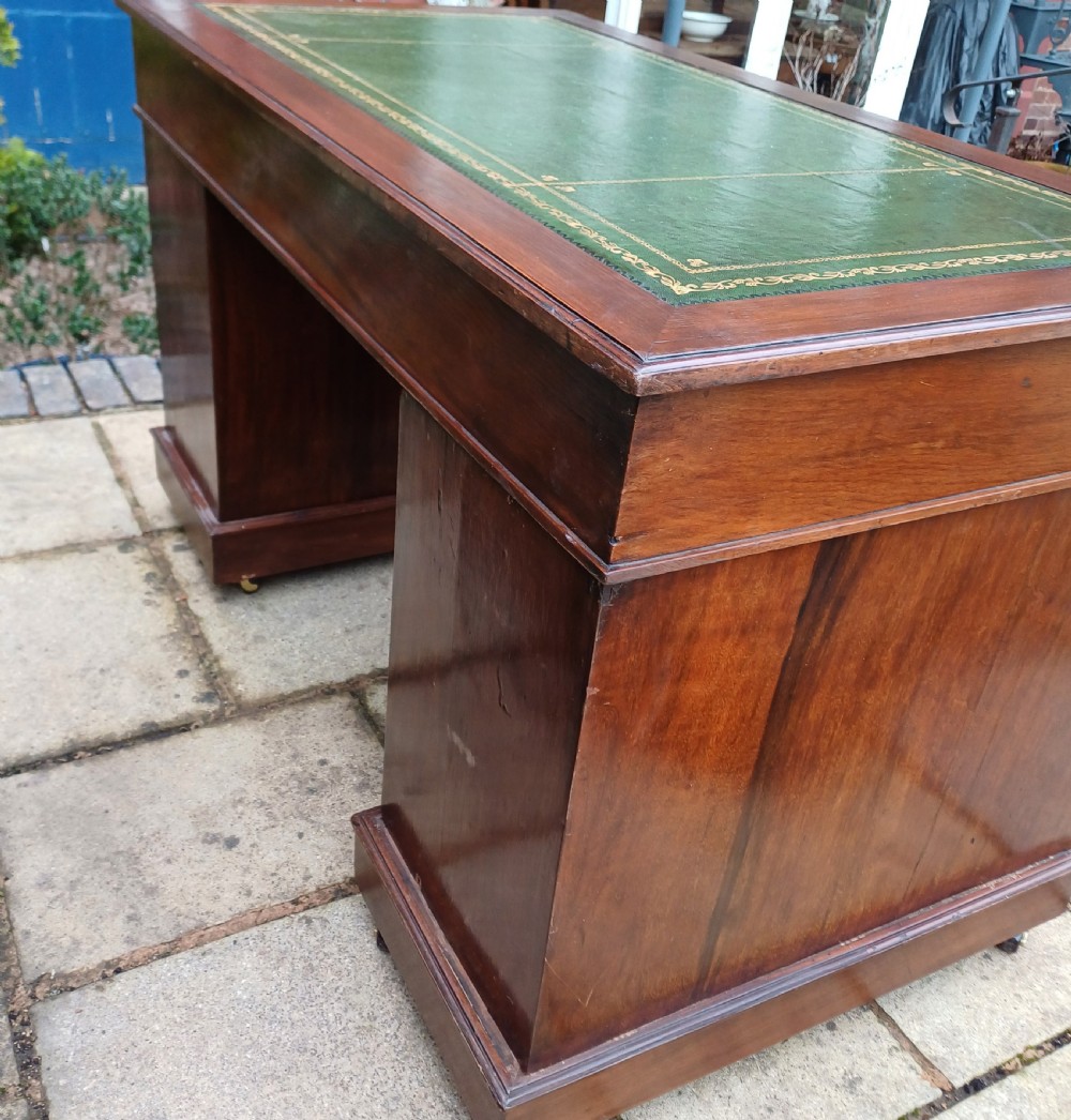 Victorian mahogany pedestal desk  View VIII