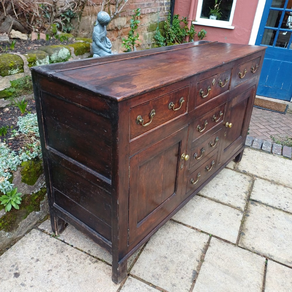 Oak dresser base 18th century  View IV