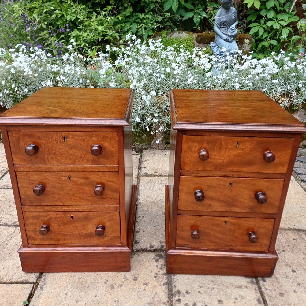 A pair of bedside drawers 
