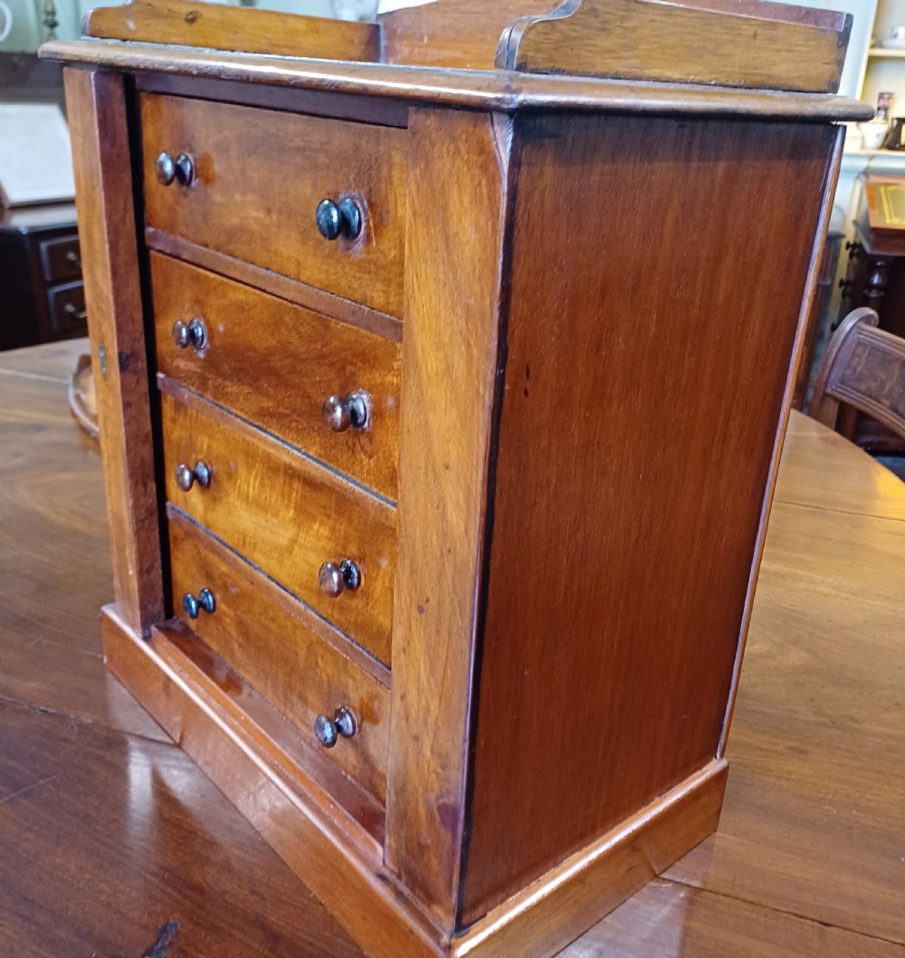 Minature wellington chest. Jewellery chest  View VII