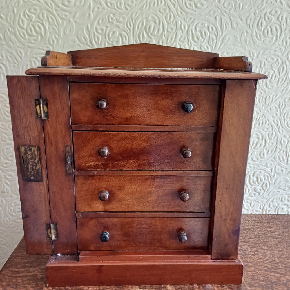 Minature wellington chest. Jewellery chest  View VIII