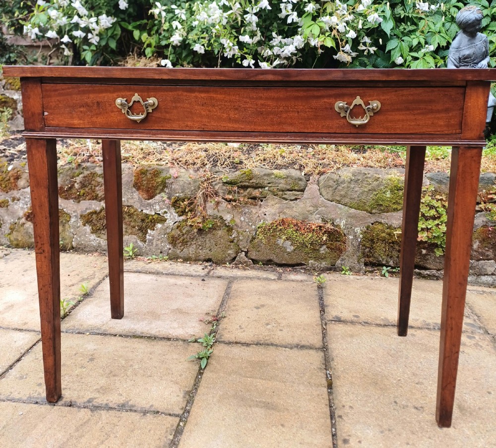 Elegant Georgian mahogany side table or hall table View II