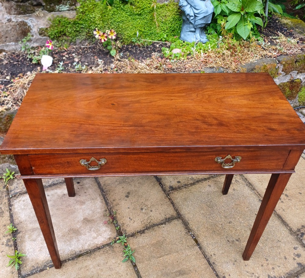 Elegant Georgian mahogany side table or hall table View III