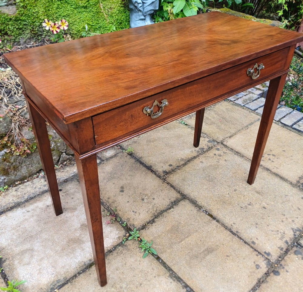 Elegant Georgian mahogany side table or hall table View VI