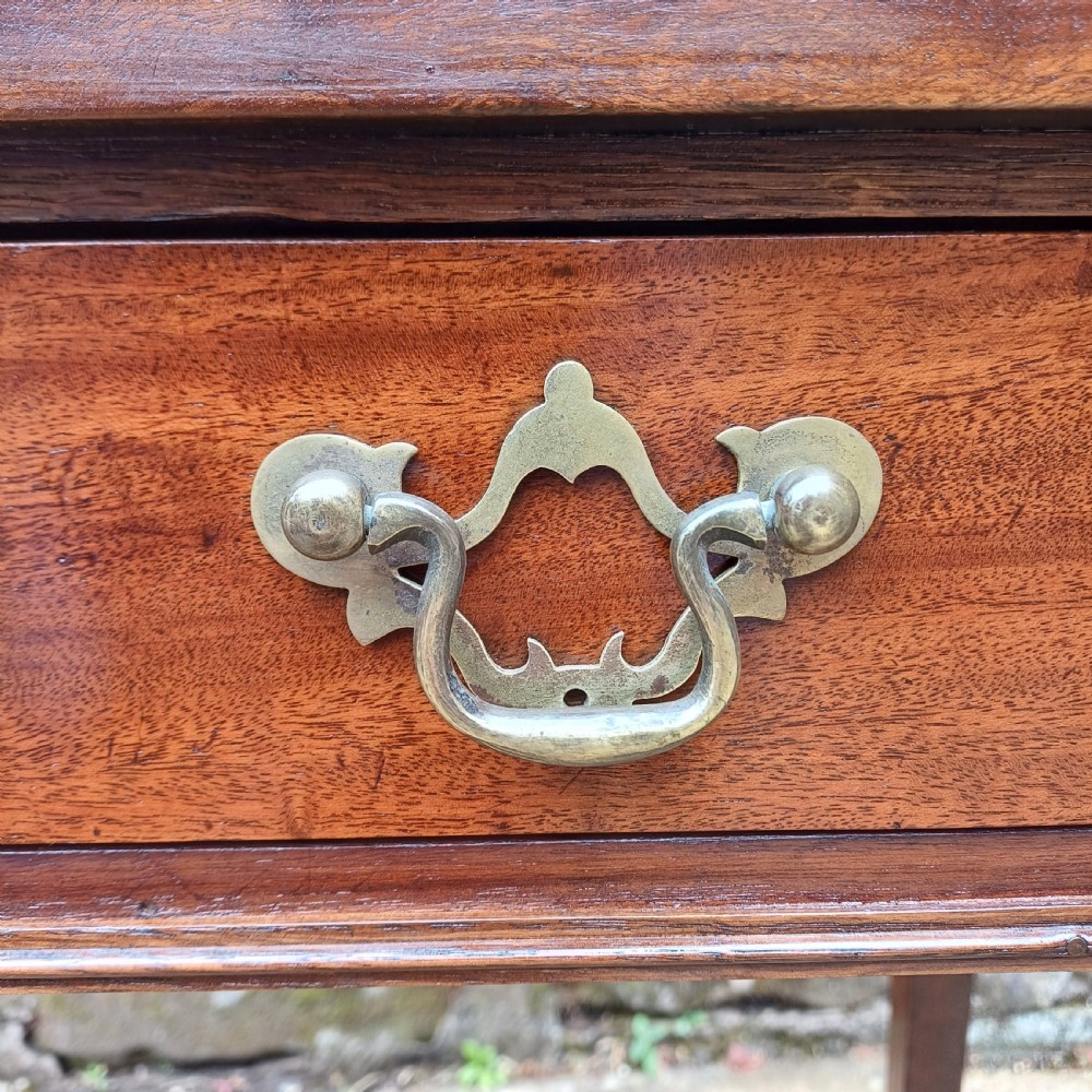 Elegant Georgian mahogany side table or hall table View VII
