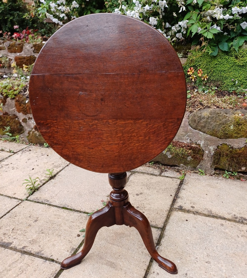 Small oak tripod View V