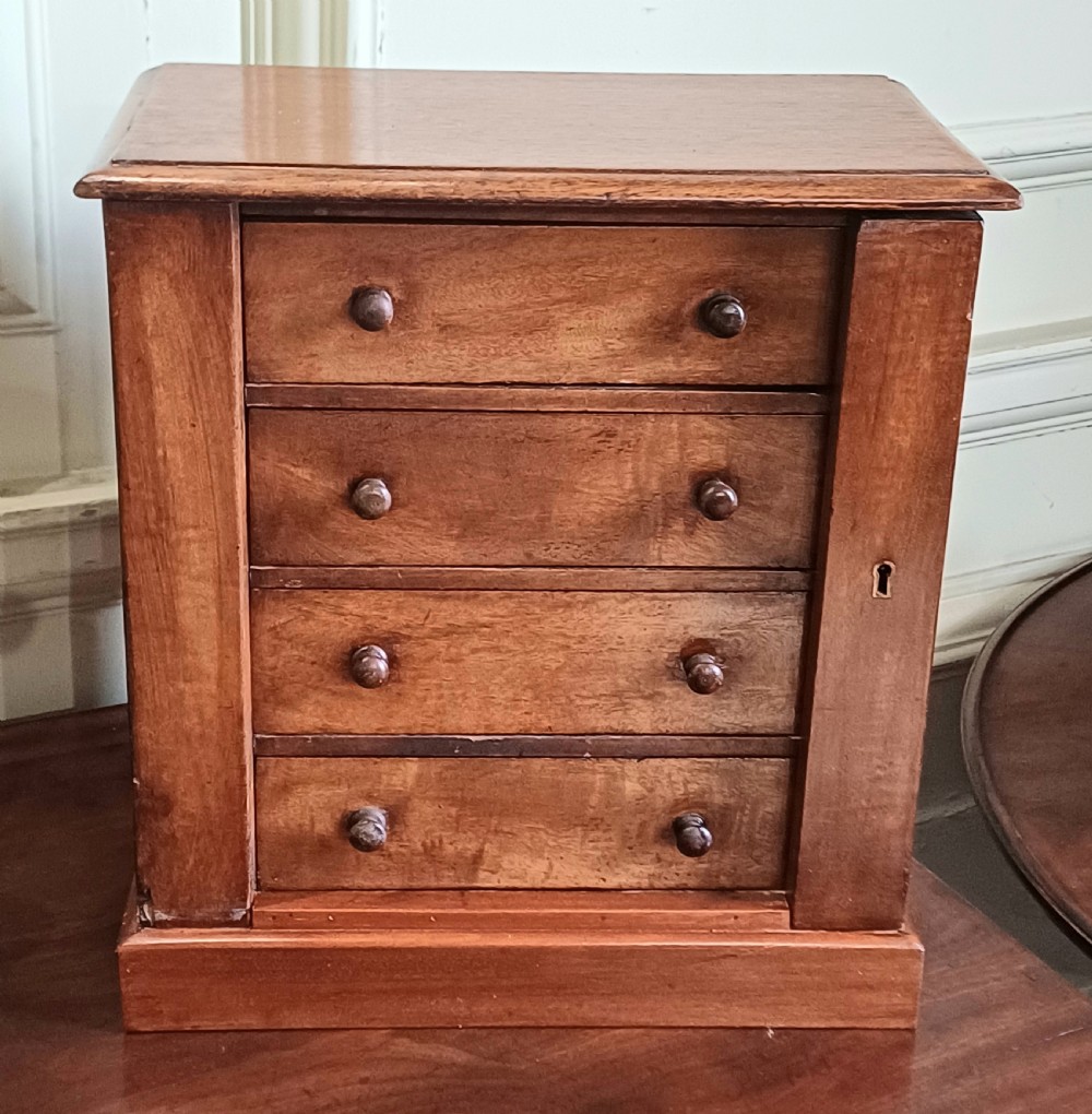 Minature chest jewellery chest of drawers View IV