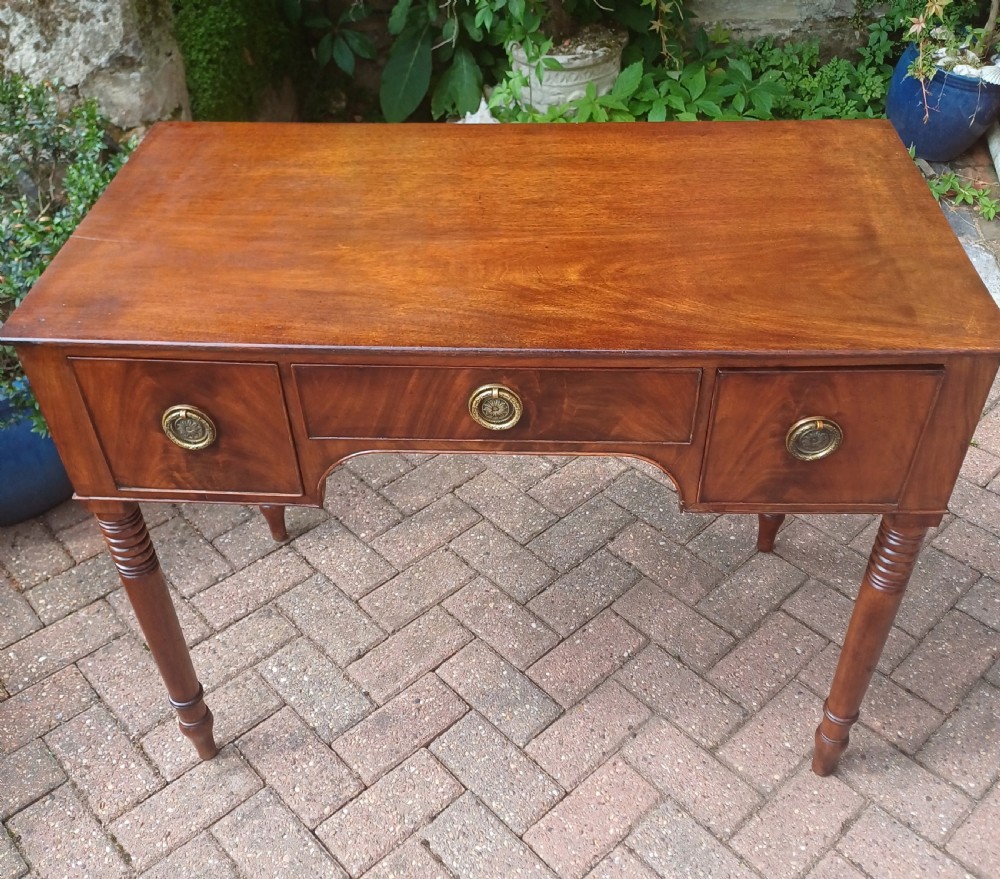 Mahogany dressing table. Regency View VIII