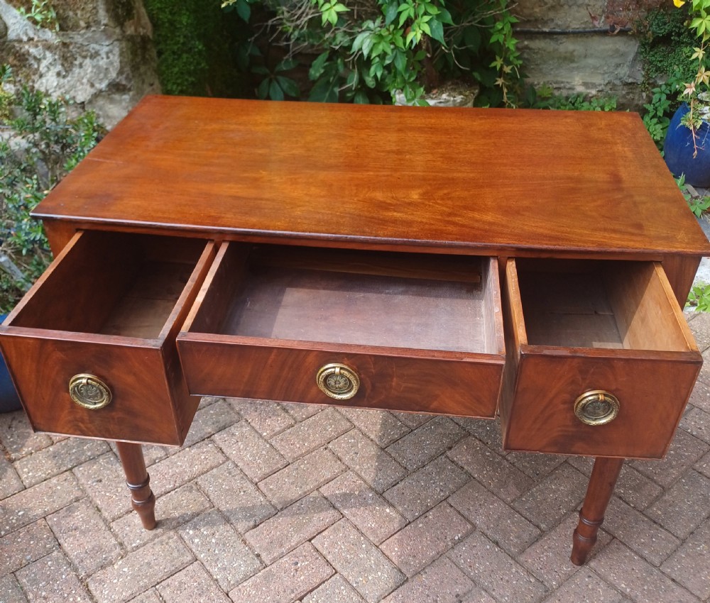 Mahogany dressing table. Regency View IX