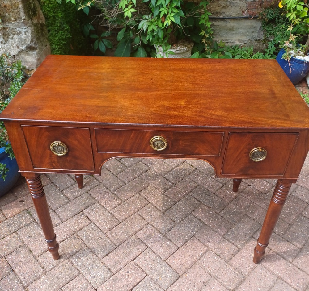 Mahogany dressing table. Regency View X
