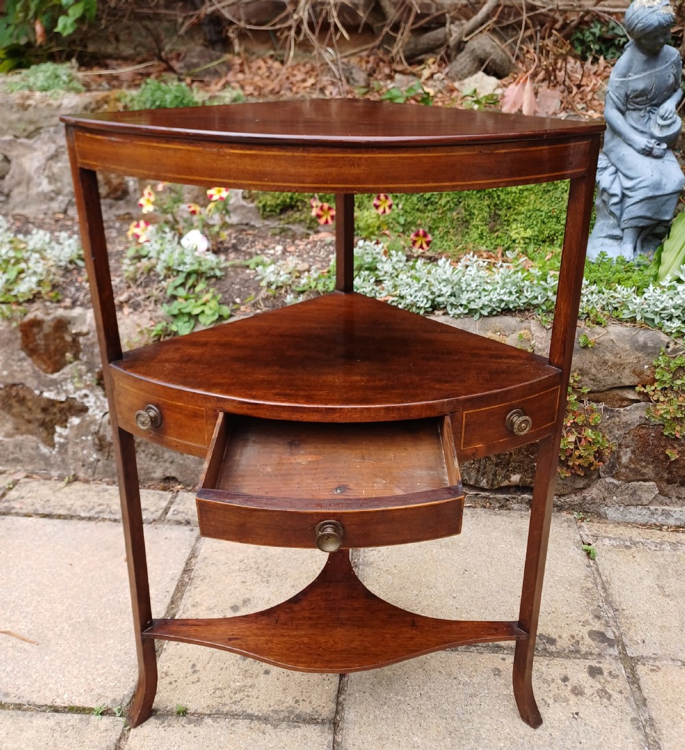 Corner table mahogany Georgian  View II