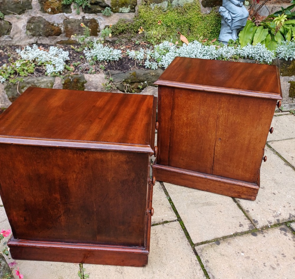 Pair bedside tables drawers View VIII