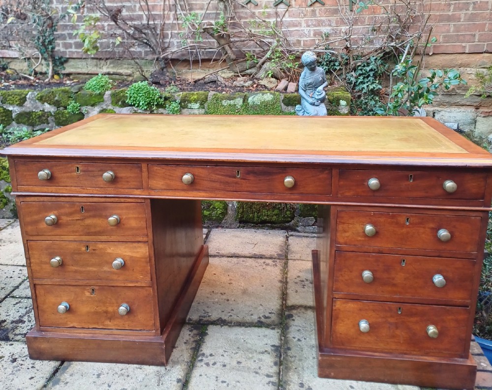 Large pedestal desk mahogany 5ft